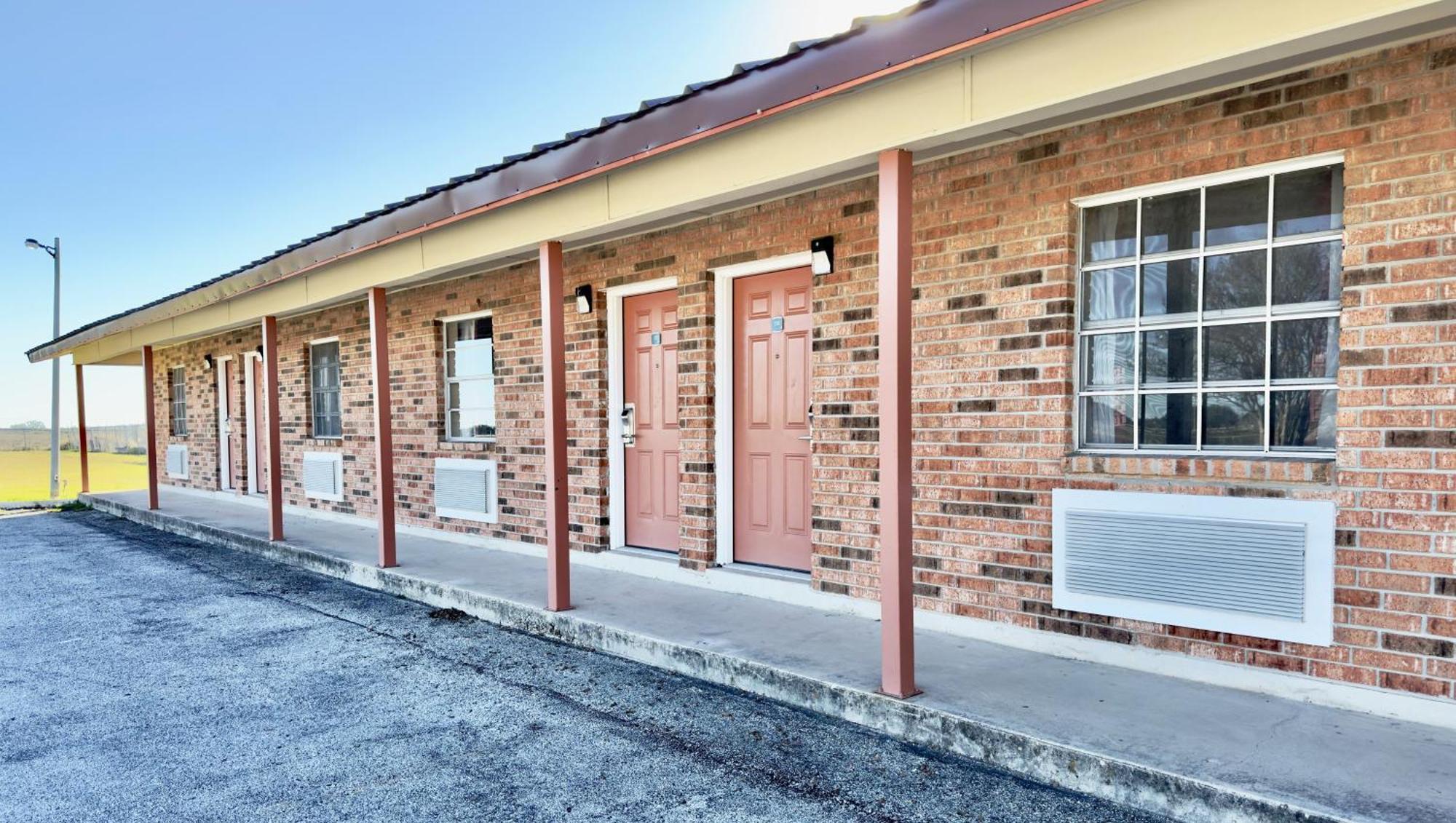 Regency Inn Hondo Exterior foto