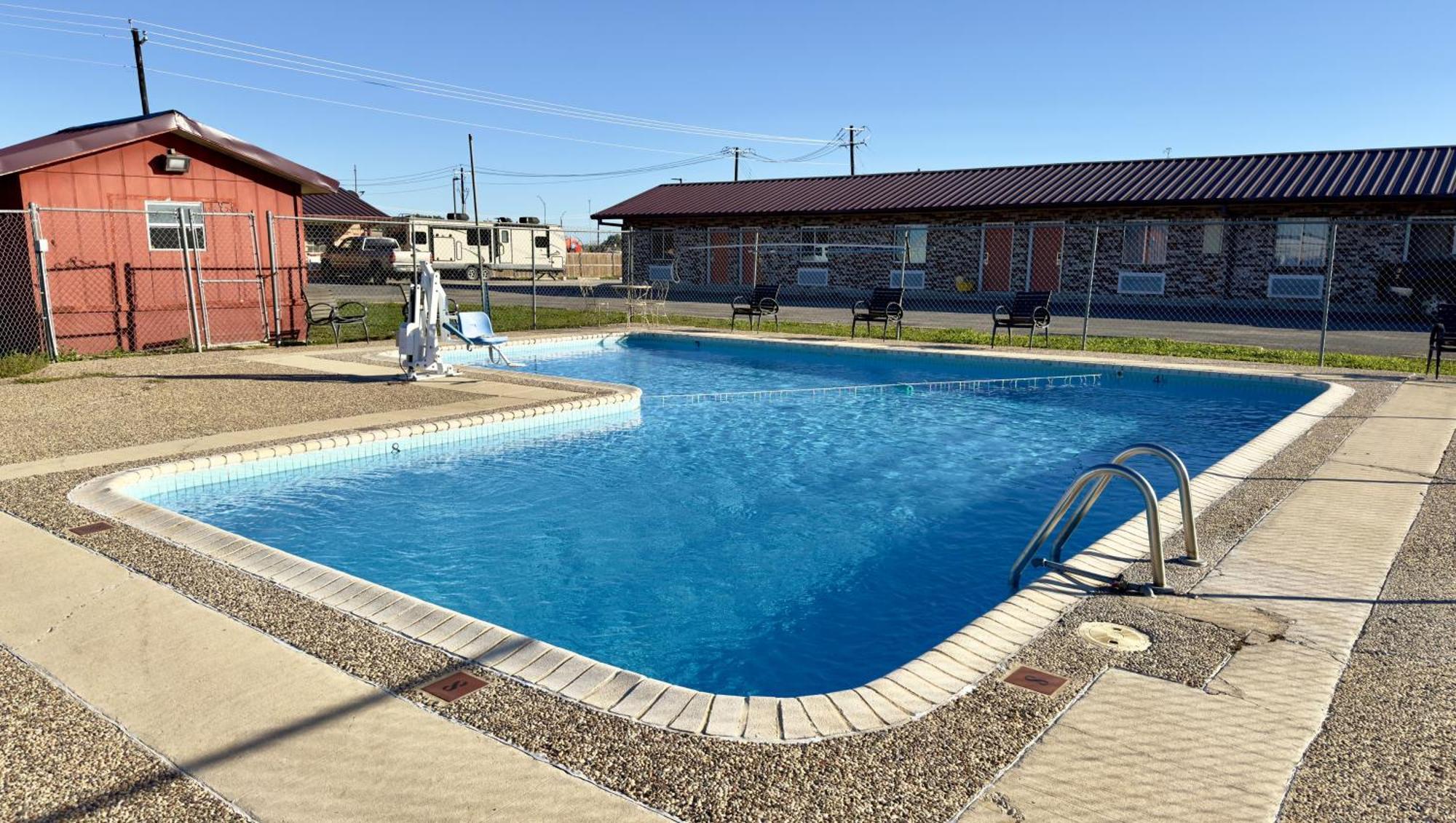 Regency Inn Hondo Exterior foto