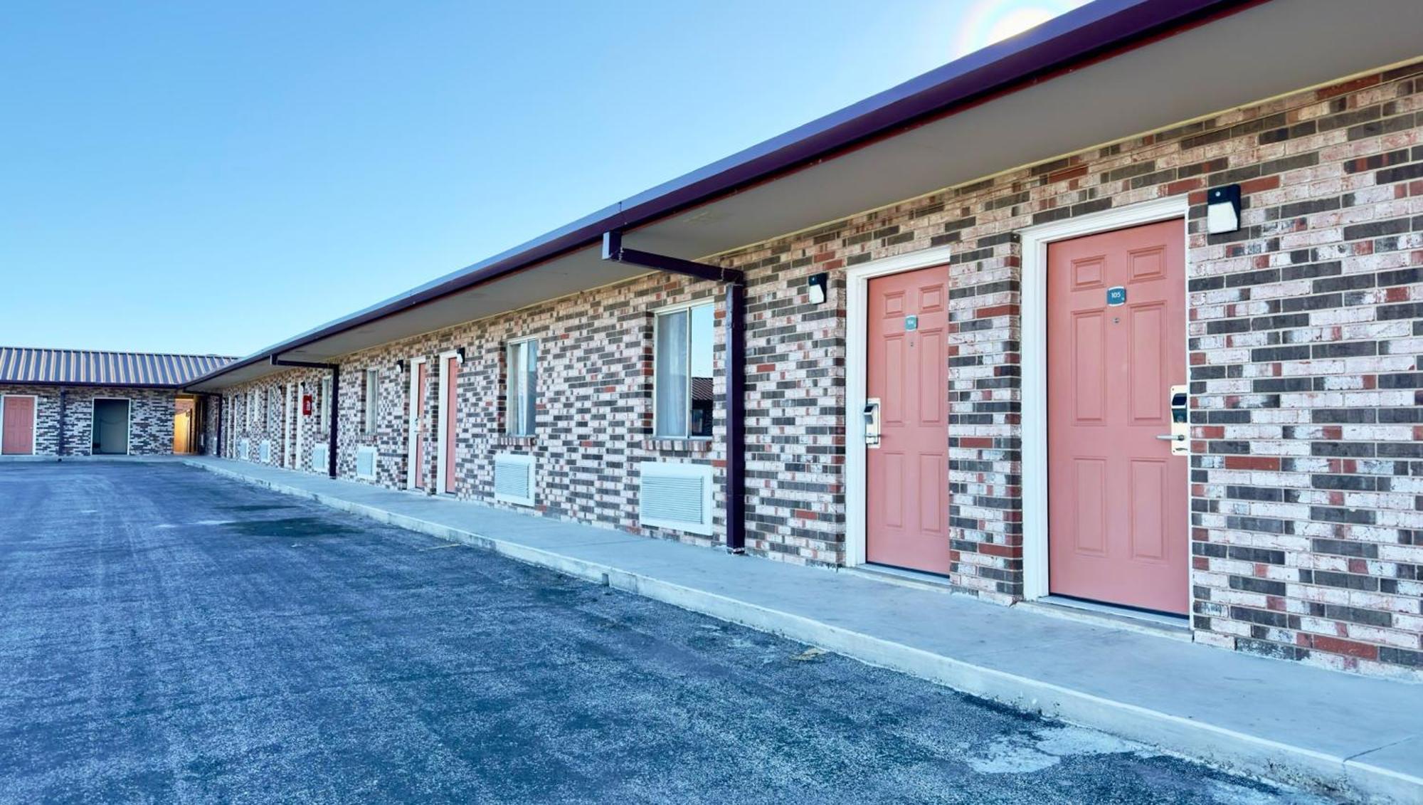 Regency Inn Hondo Exterior foto
