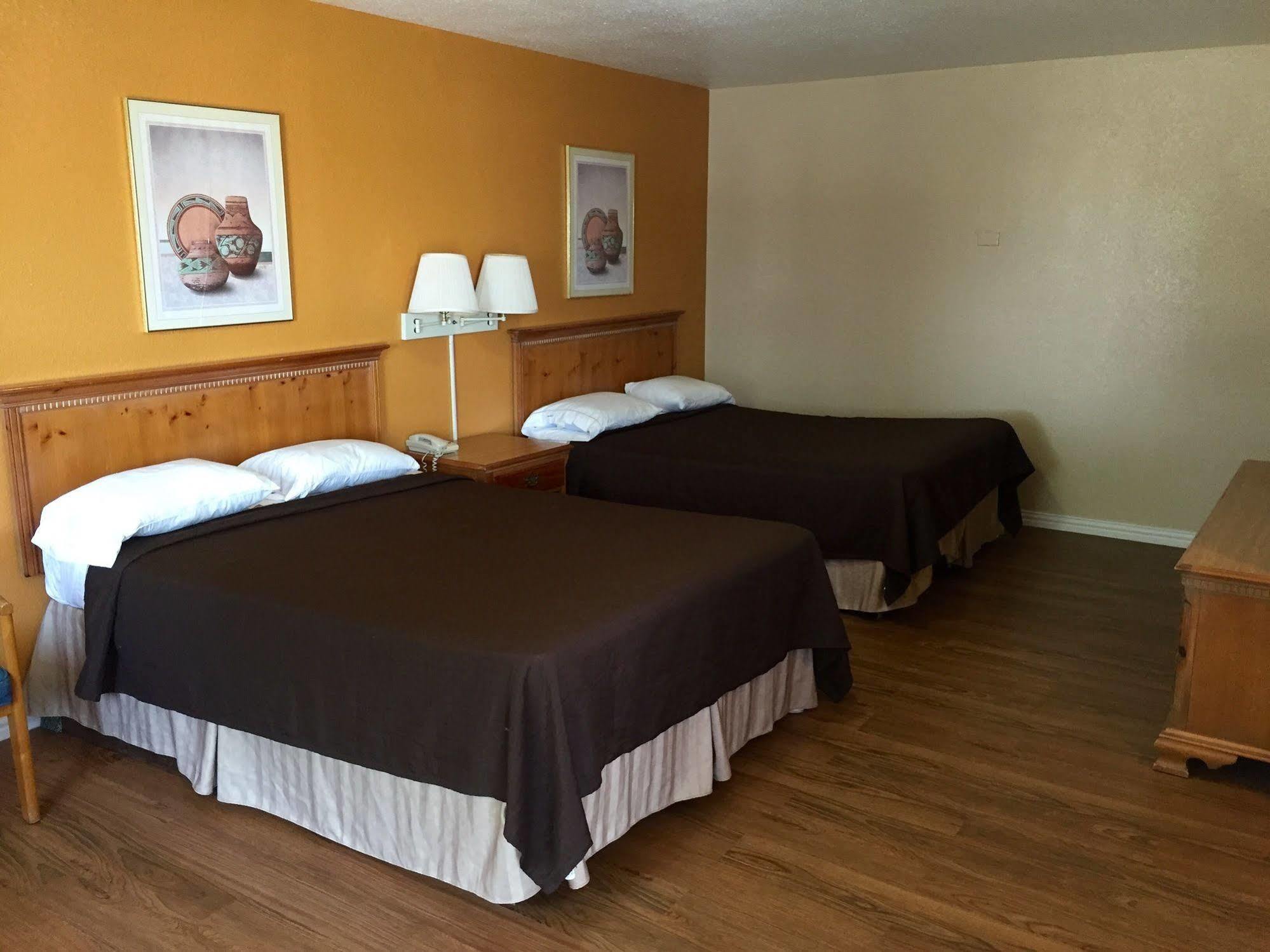 Regency Inn Hondo Exterior foto